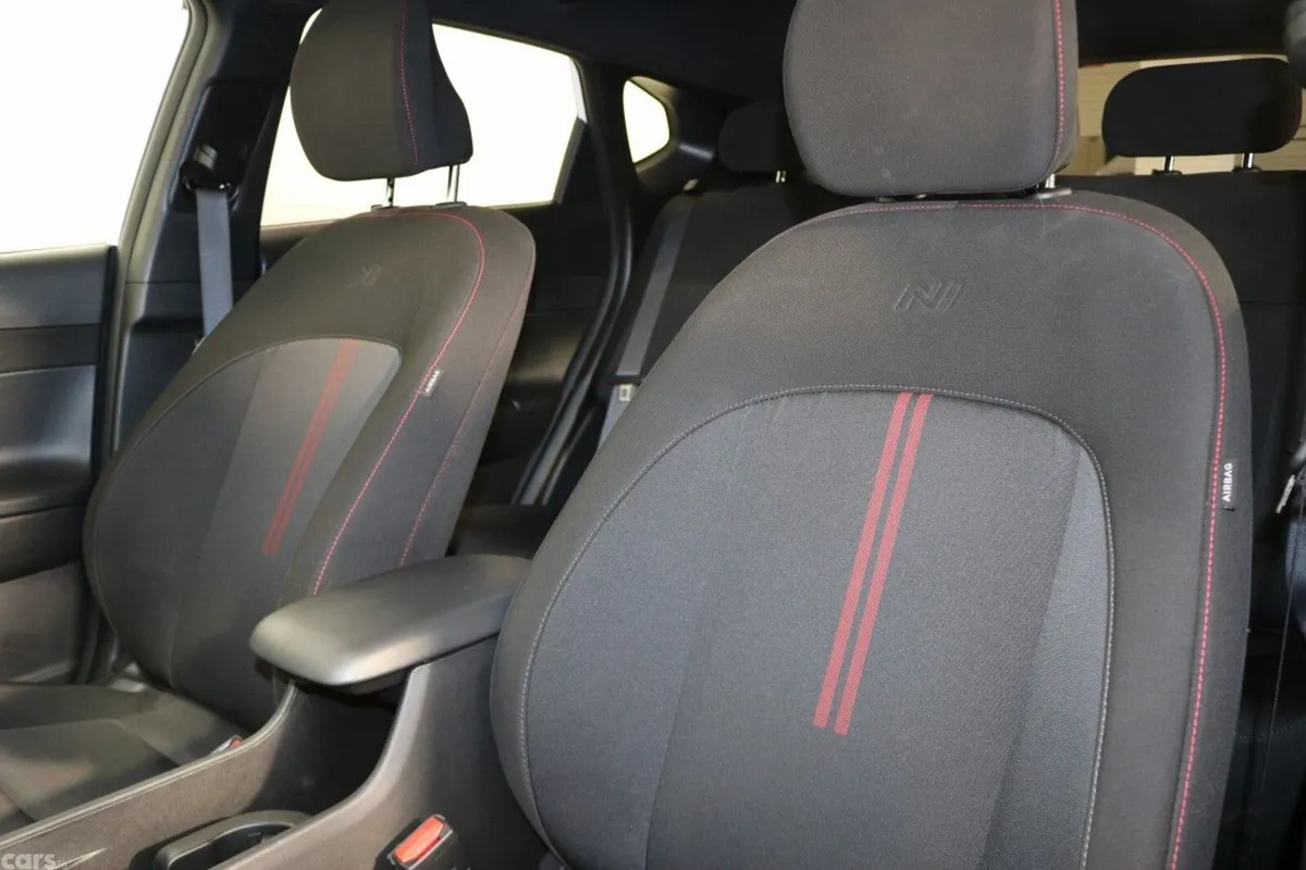 Hyundai KONA MPV, Petrol, 2025, White
