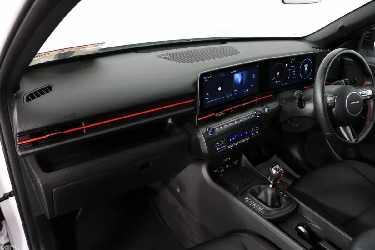 Hyundai KONA MPV, Petrol, 2025, White