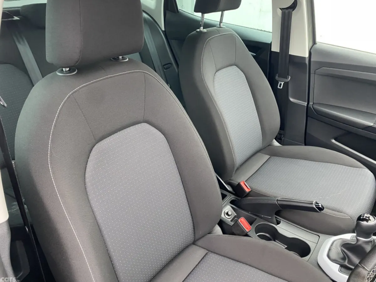 SEAT Arona Hatchback, Petrol, 2025, Green