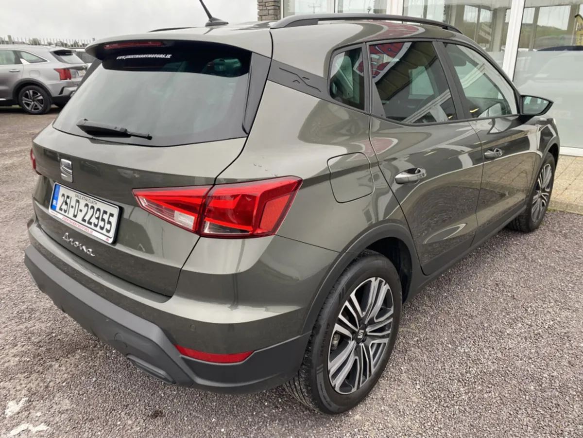 SEAT Arona Hatchback, Petrol, 2025, Green