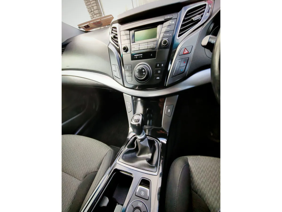 Hyundai i40 Saloon, Diesel, 2017, Silver