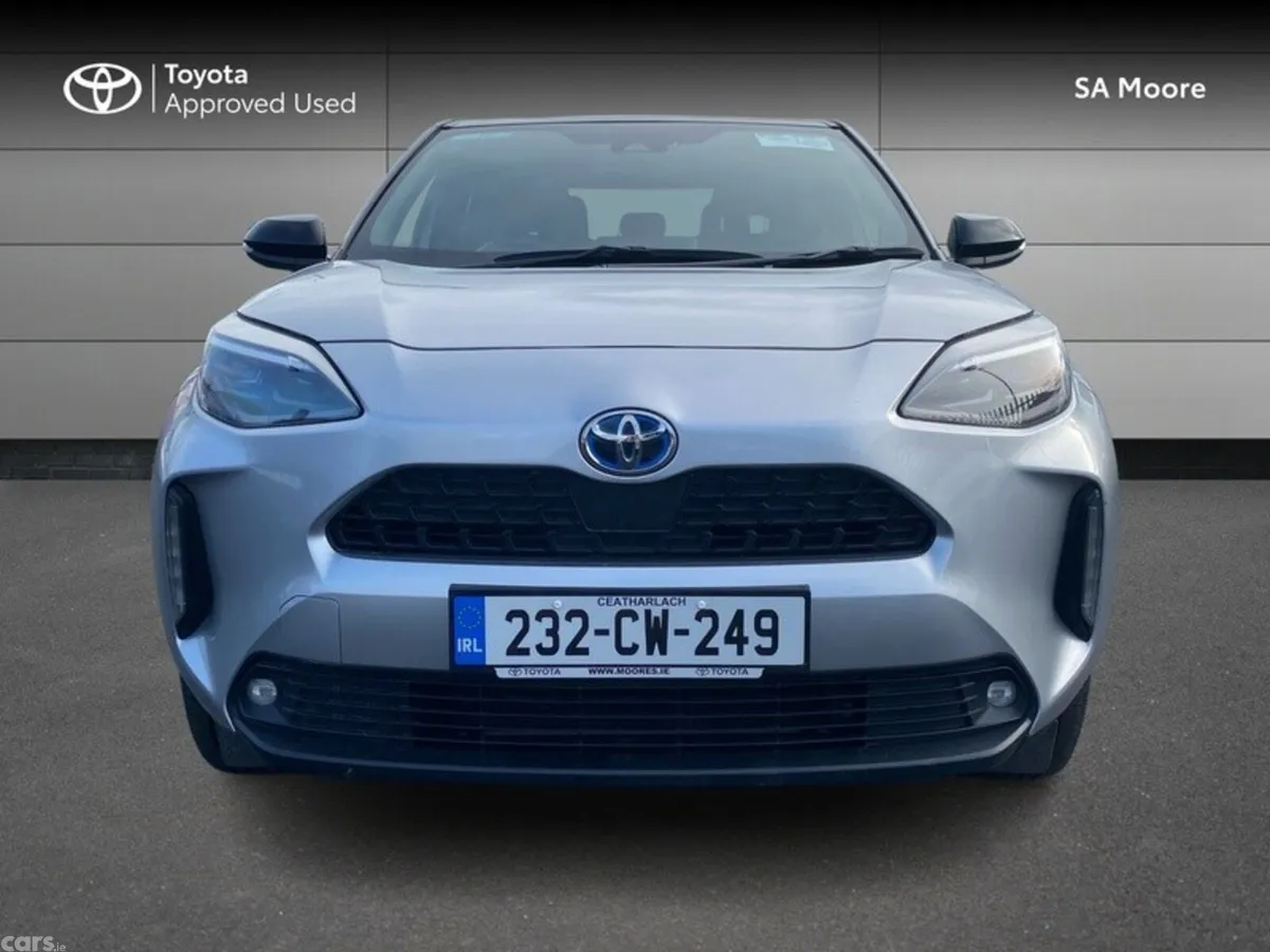 Toyota Yaris Cross Hatchback, Petrol Hybrid, 2023, Silver