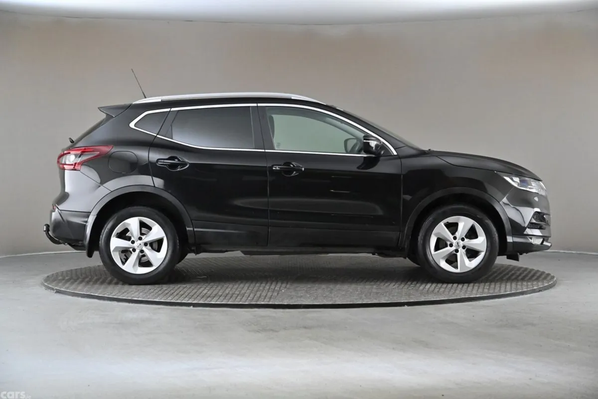Nissan Qashqai SUV, Diesel, 2021, Black
