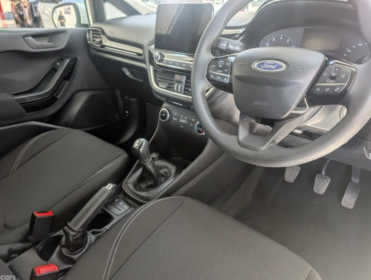 Ford Fiesta Hatchback, Petrol, 2022, White