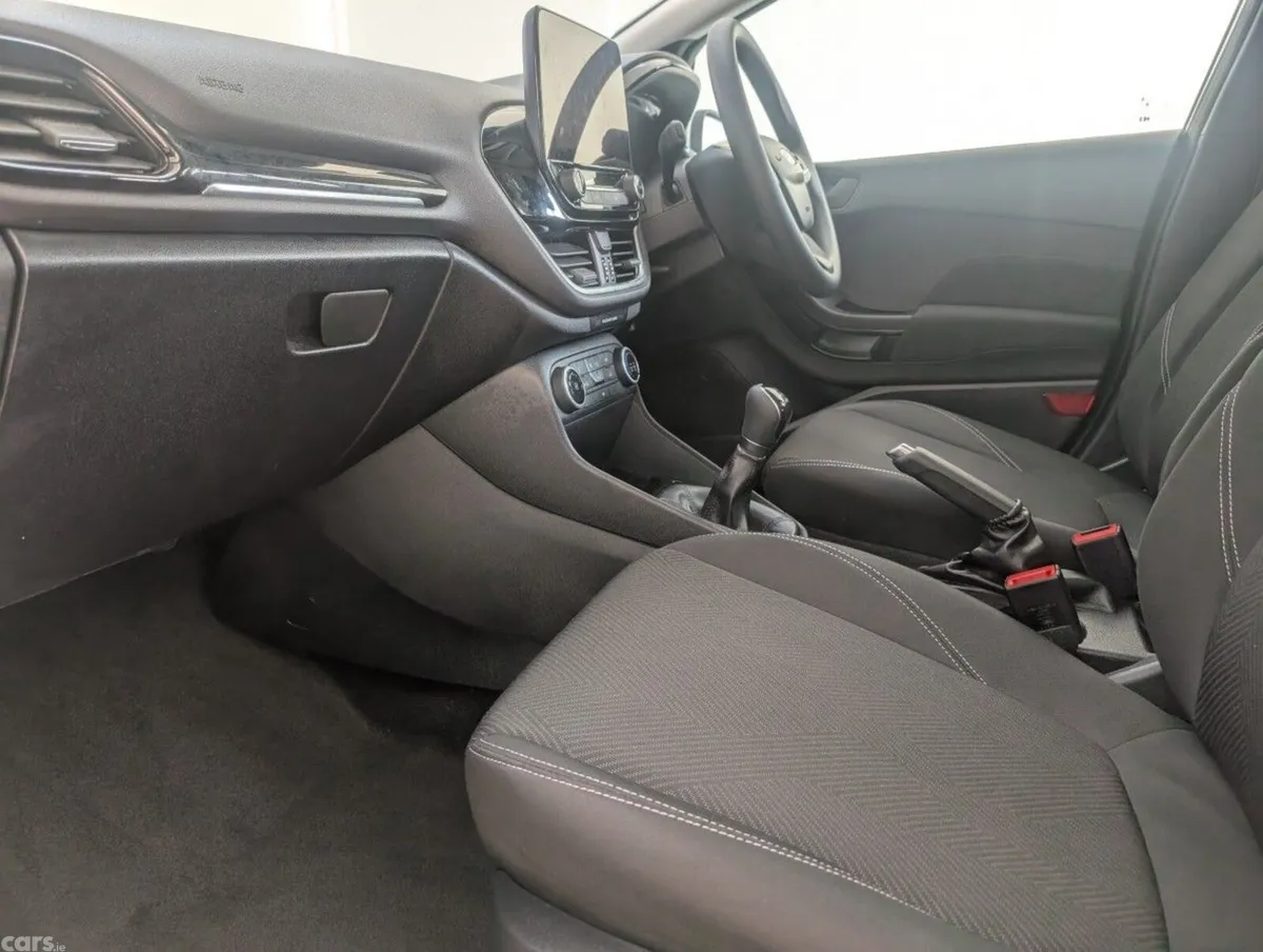 Ford Fiesta Hatchback, Petrol, 2022, White