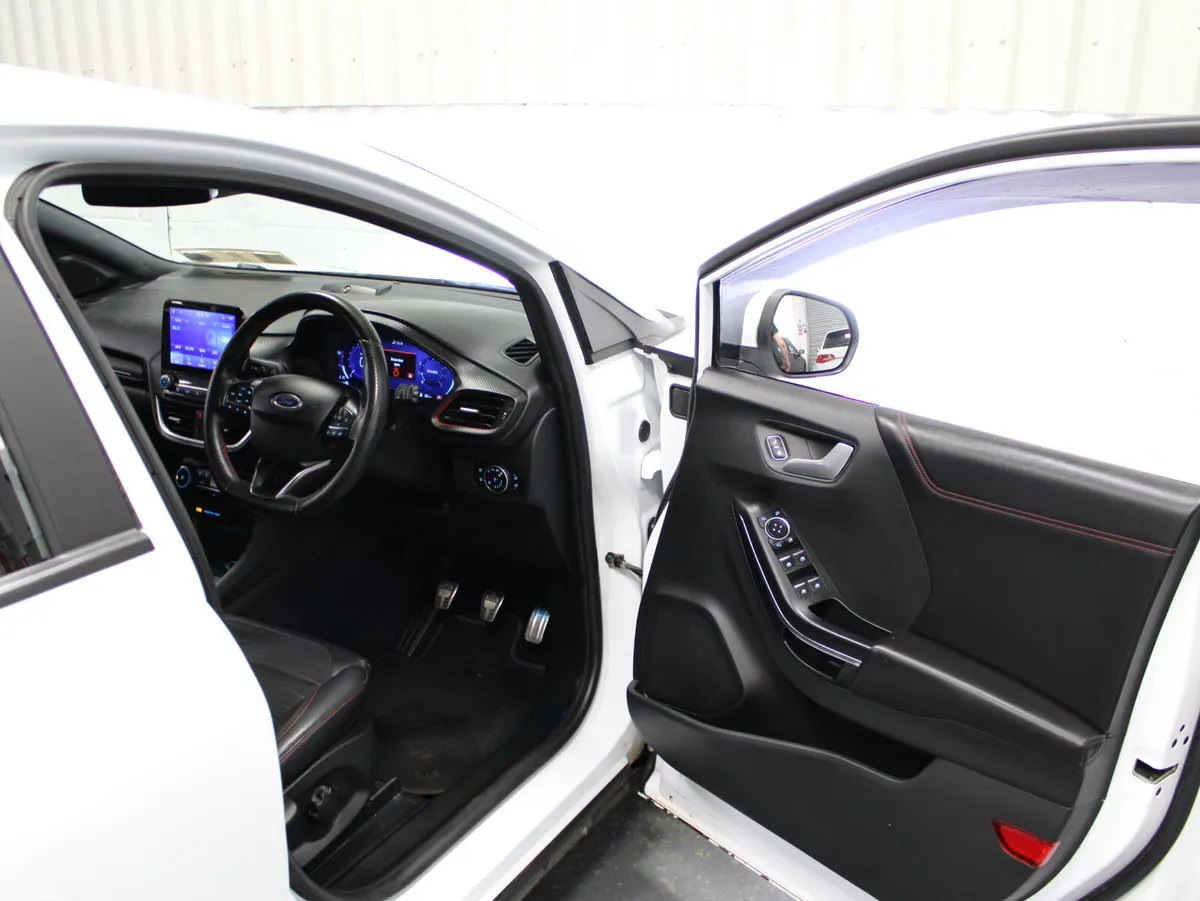 Ford Puma MPV, Diesel, 2021, White