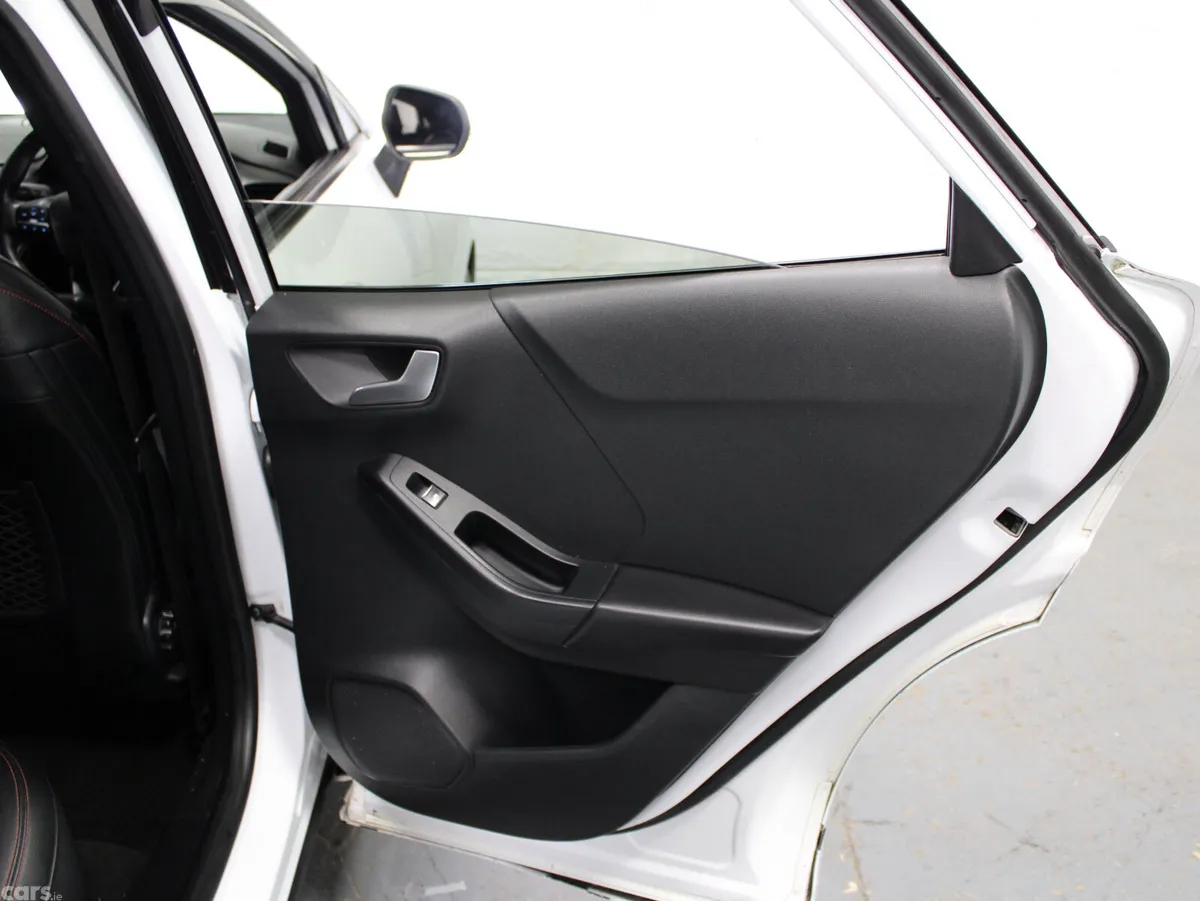 Ford Puma MPV, Diesel, 2021, White