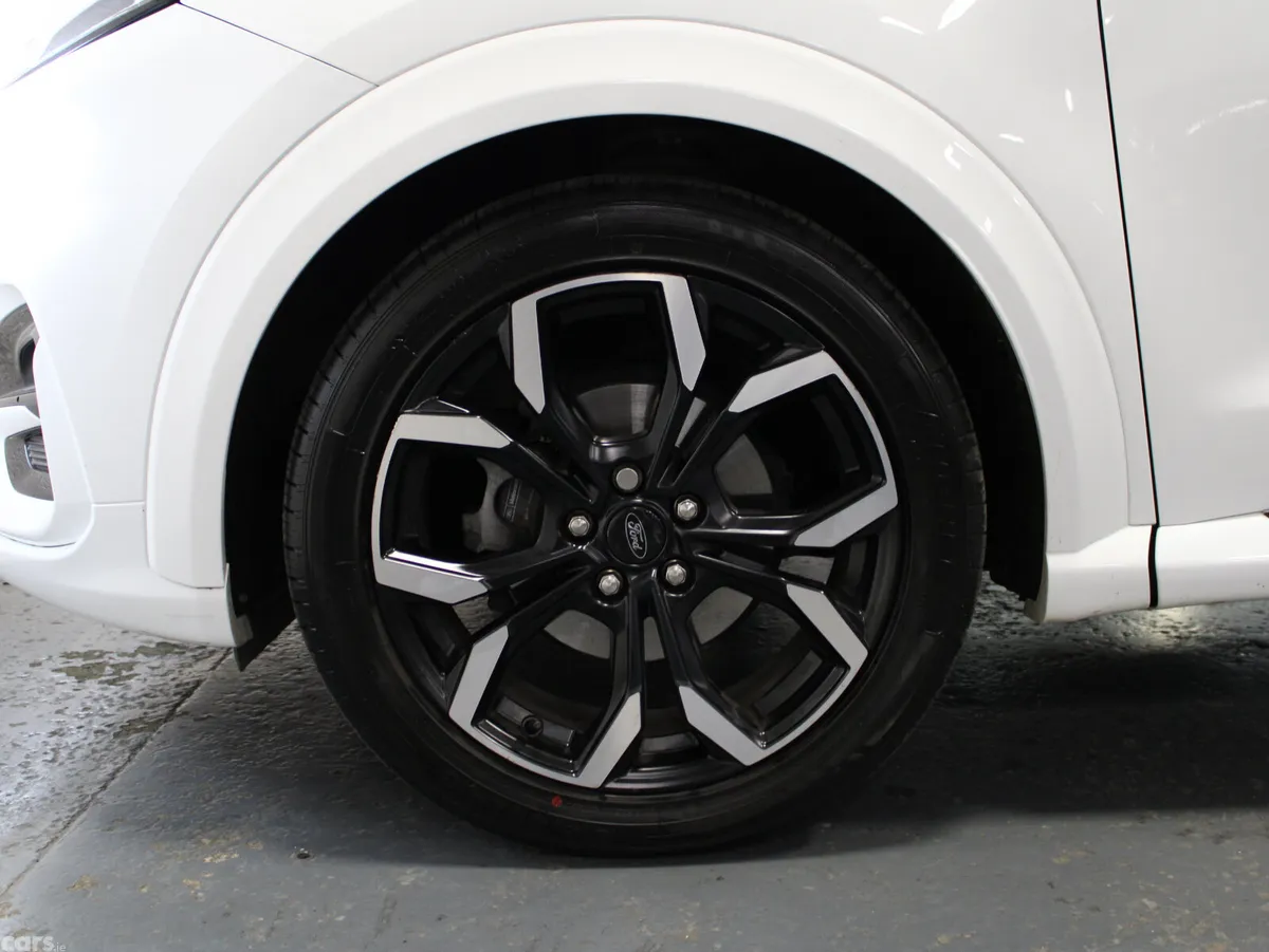 Ford Puma MPV, Diesel, 2021, White