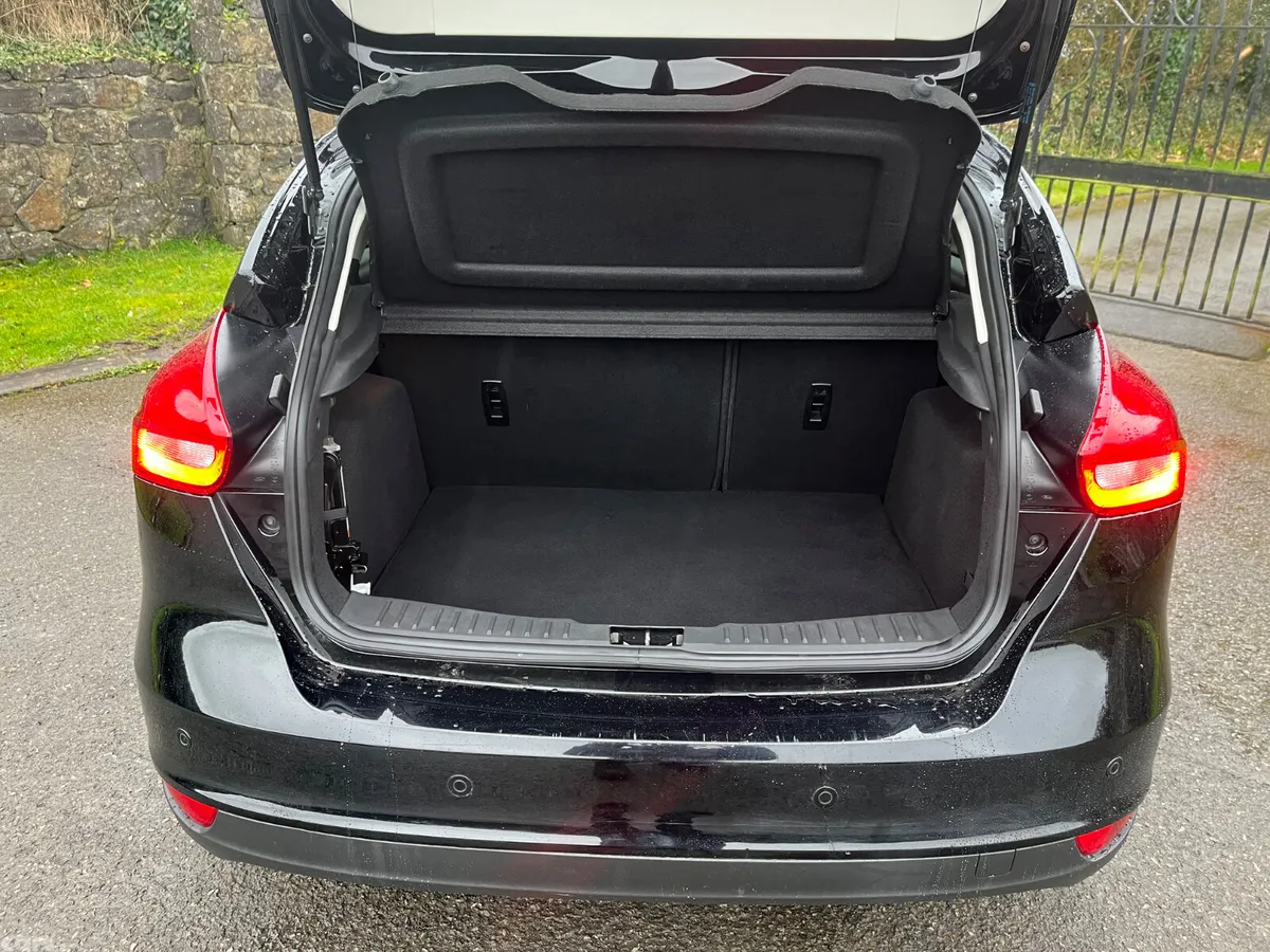 Ford Focus Hatchback, Diesel, 2018, Black