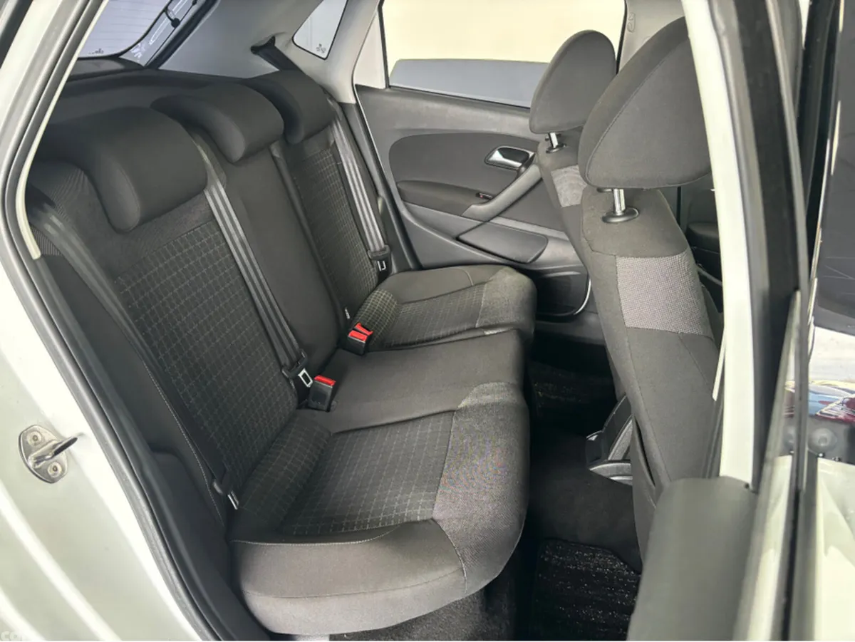 Volkswagen Polo Hatchback, Petrol, 2016, White
