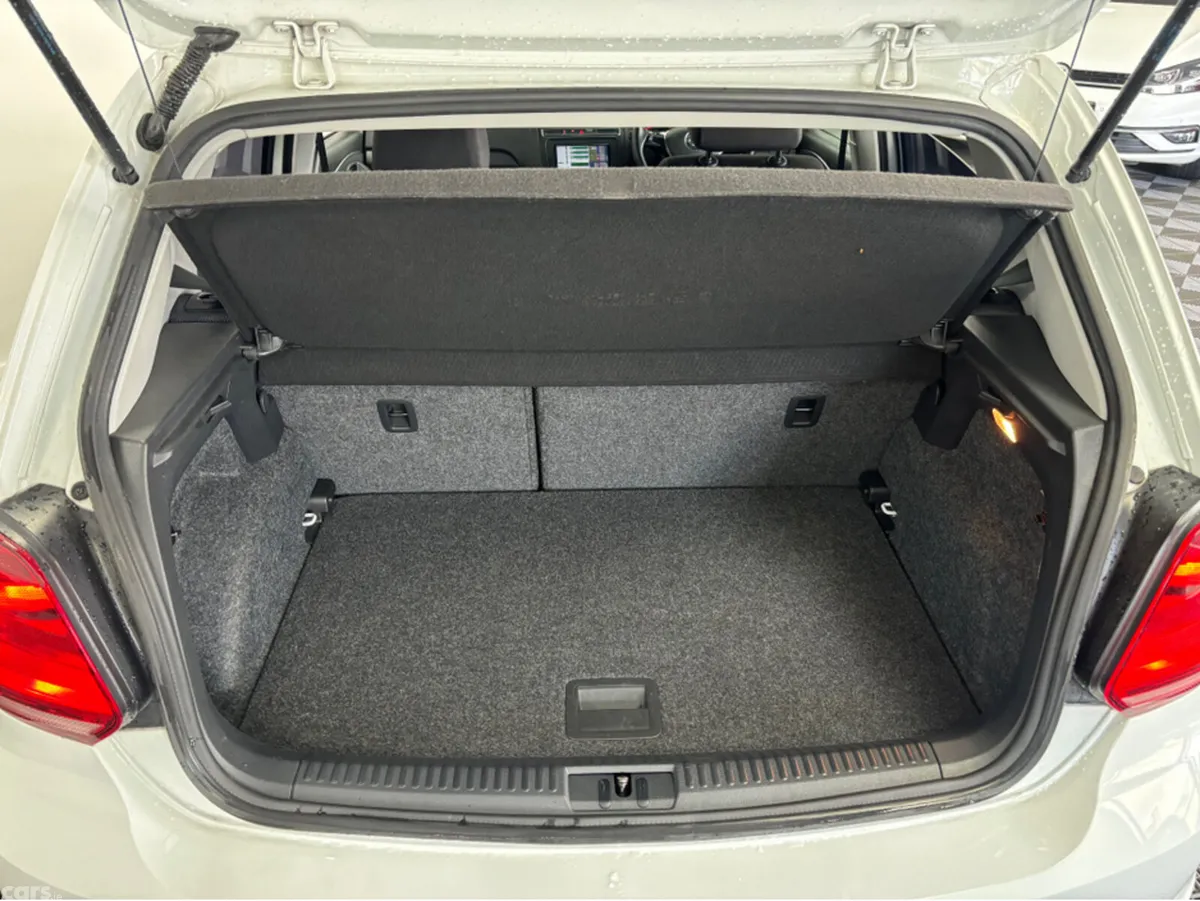 Volkswagen Polo Hatchback, Petrol, 2016, White