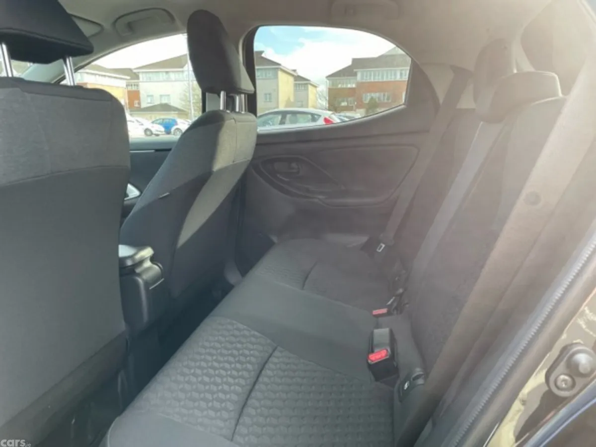 Toyota Yaris Hatchback, Petrol Hybrid, 2023, Black