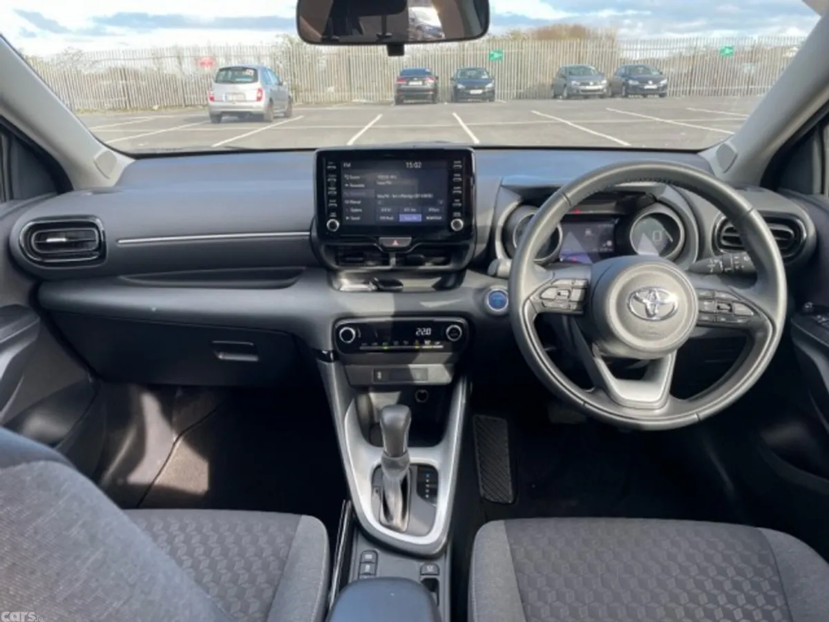 Toyota Yaris Hatchback, Petrol Hybrid, 2023, Black