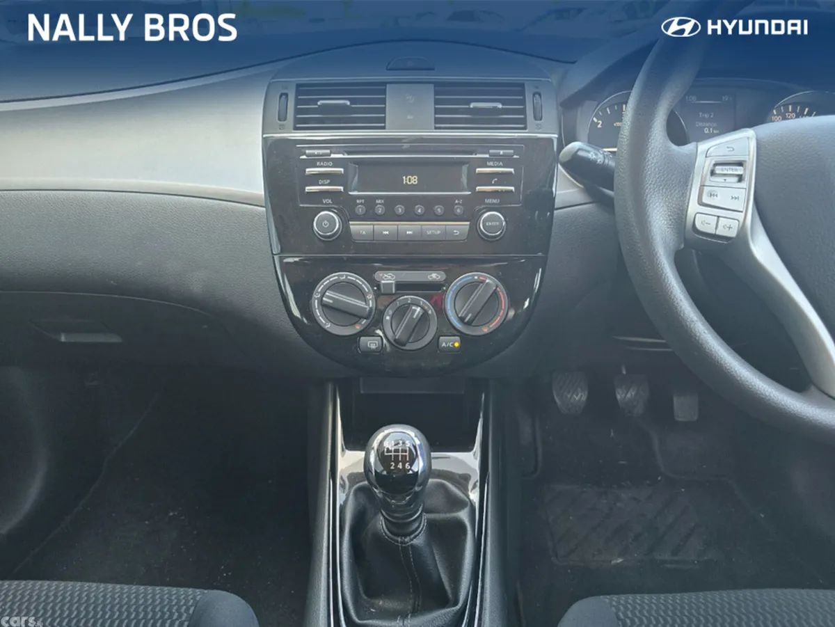 Nissan Pulsar Hatchback, Diesel, 2015, Red