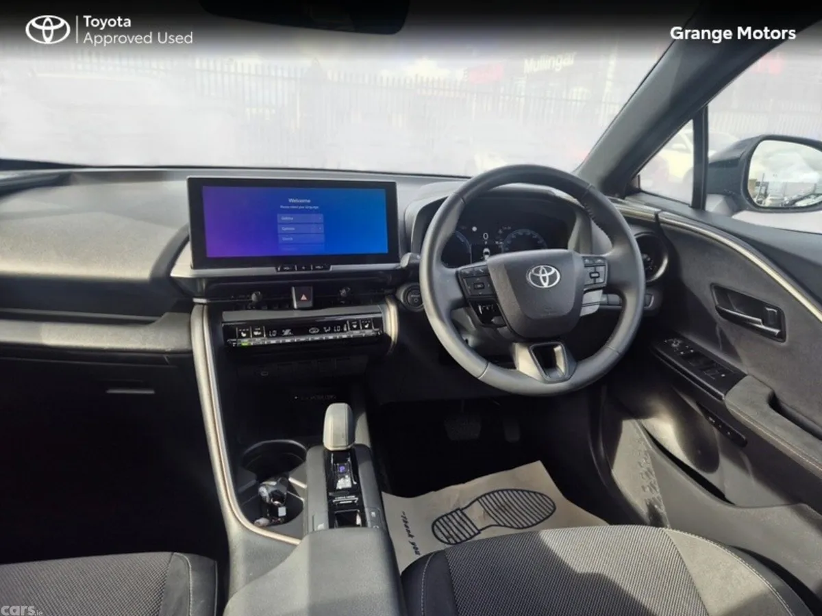 Toyota C-HR SUV, Petrol Hybrid, 2024, White