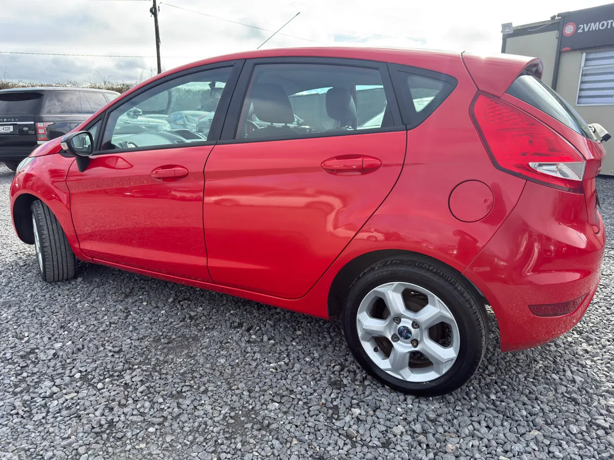 Ford Fiesta Hatchback, Petrol, 2010, Red