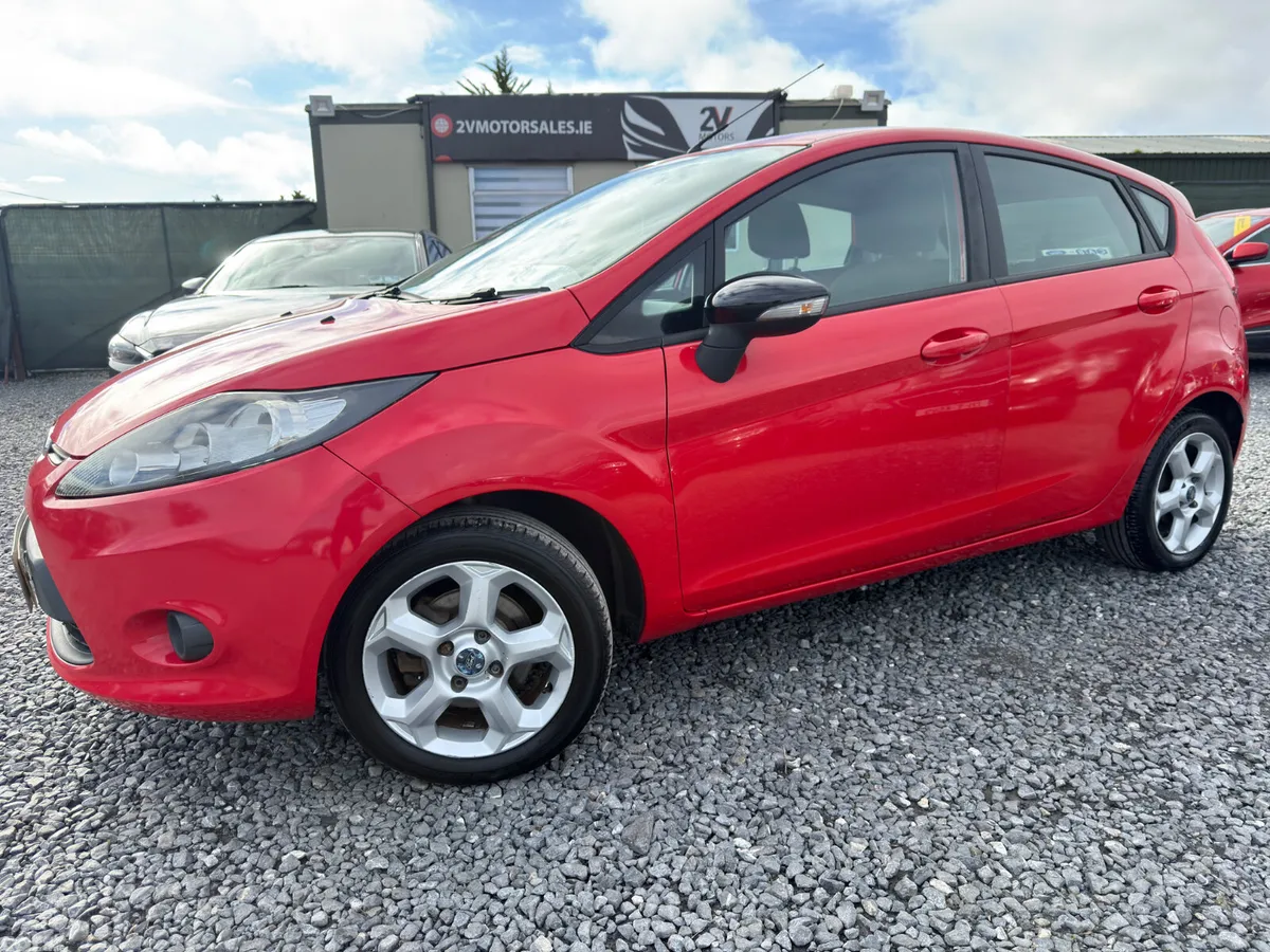 Ford Fiesta Hatchback, Petrol, 2010, Red