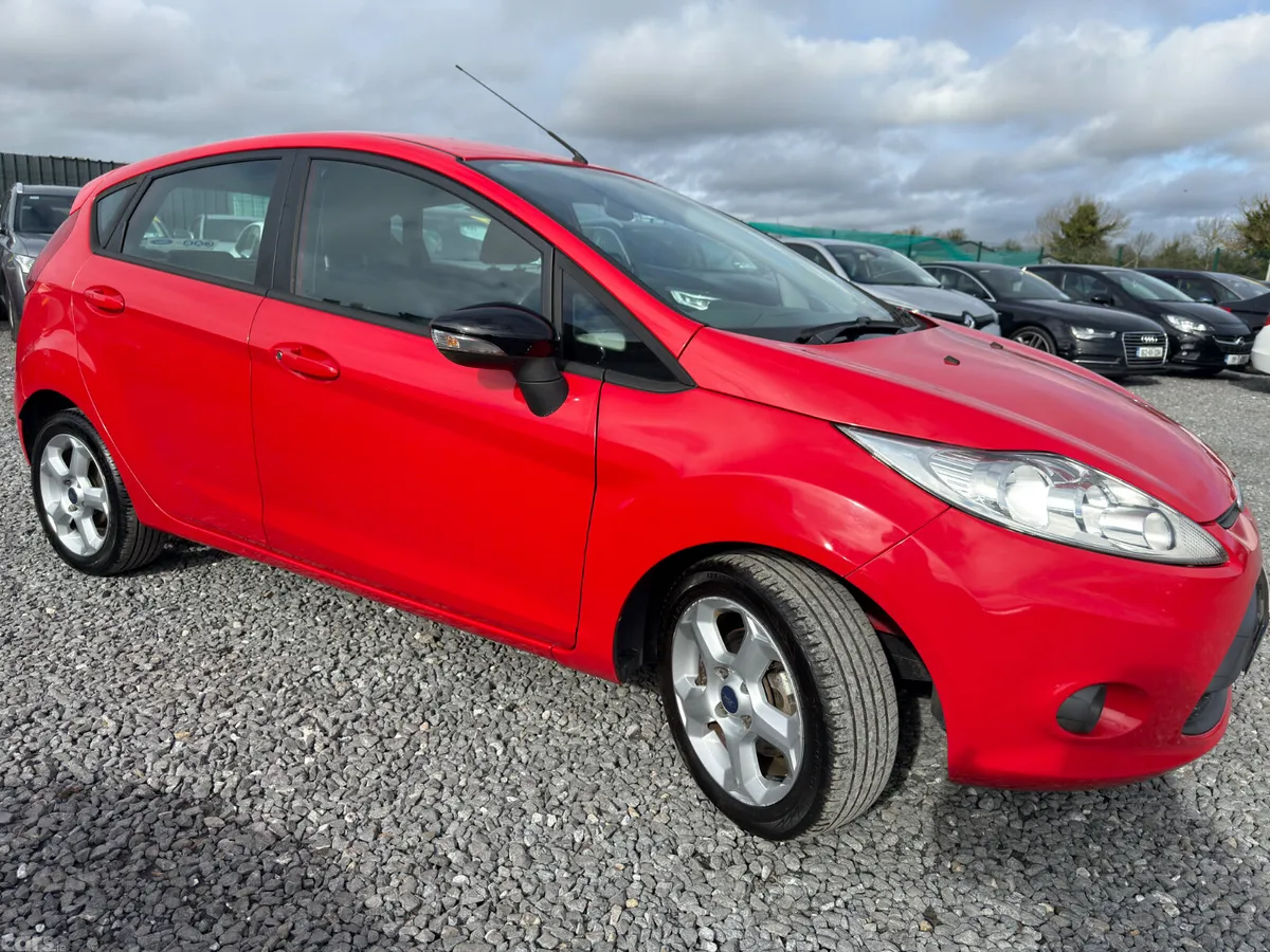 Ford Fiesta Hatchback, Petrol, 2010, Red