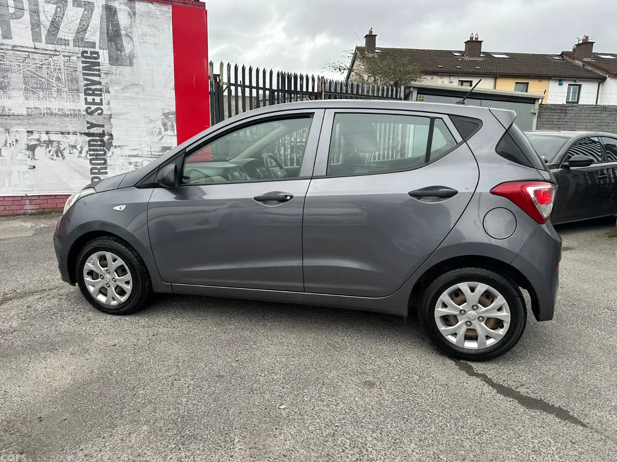Hyundai i10 Hatchback, Petrol, 2015, Grey