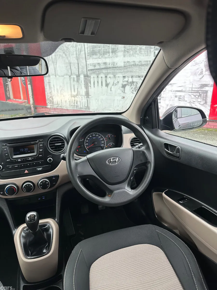 Hyundai i10 Hatchback, Petrol, 2015, Grey