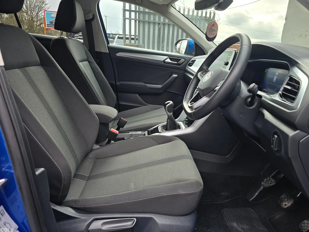 Volkswagen T-Roc SUV, Petrol, 2024, Blue