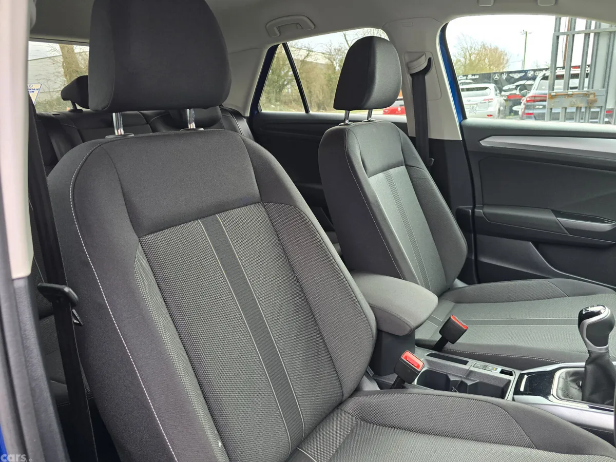 Volkswagen T-Roc SUV, Petrol, 2024, Blue