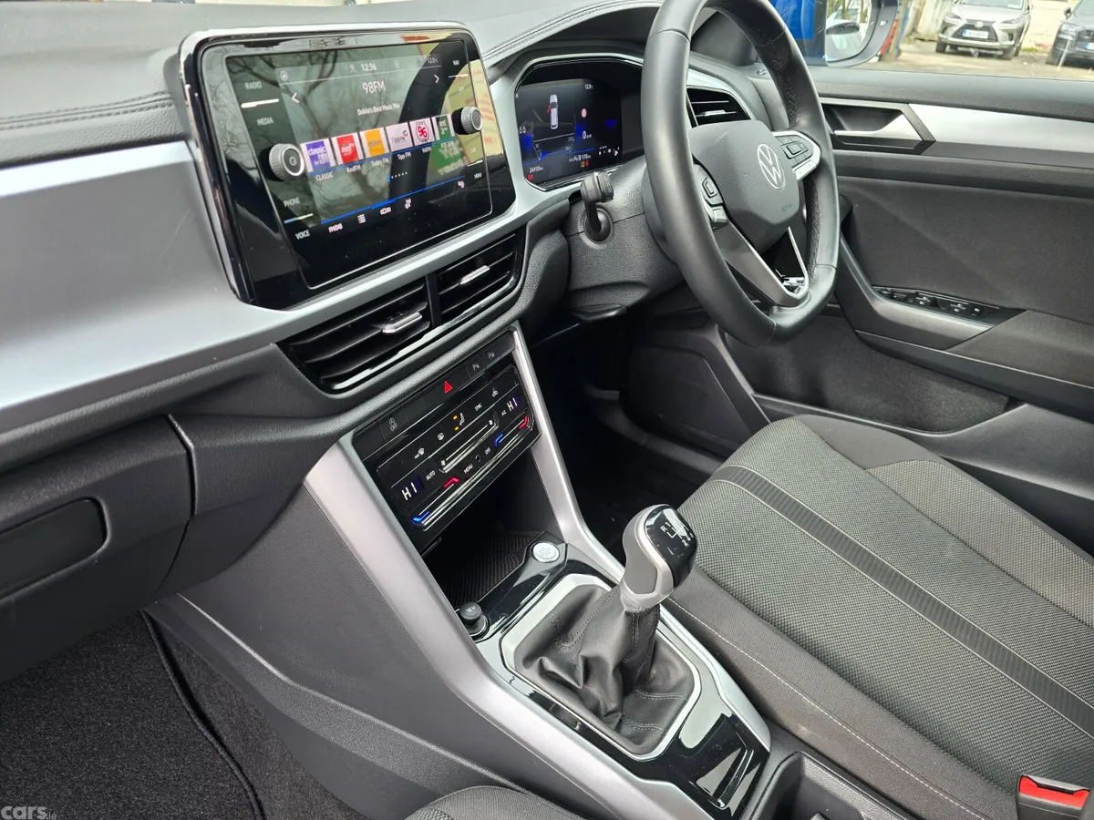 Volkswagen T-Roc SUV, Petrol, 2024, Blue