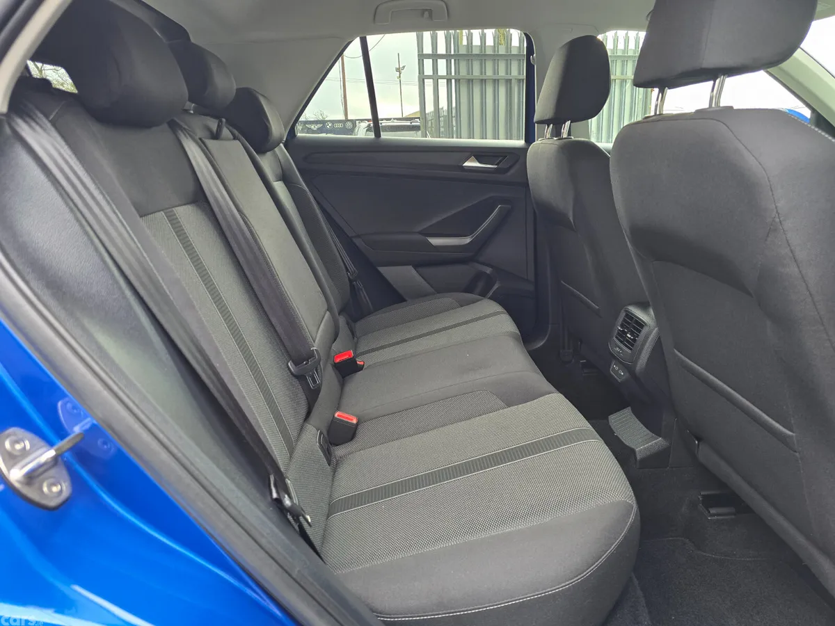 Volkswagen T-Roc SUV, Petrol, 2024, Blue