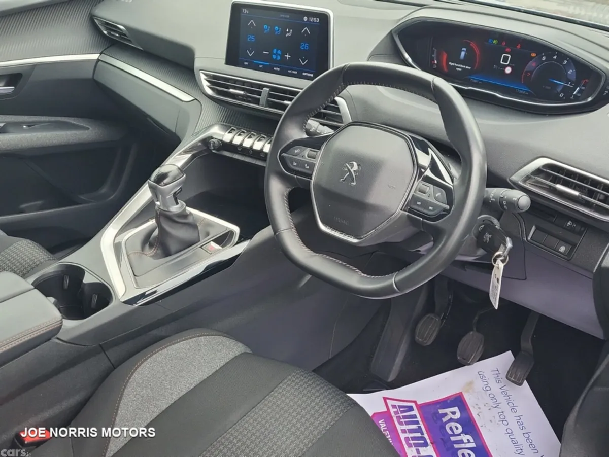 Peugeot 3008 MPV, Petrol, 2021, Grey