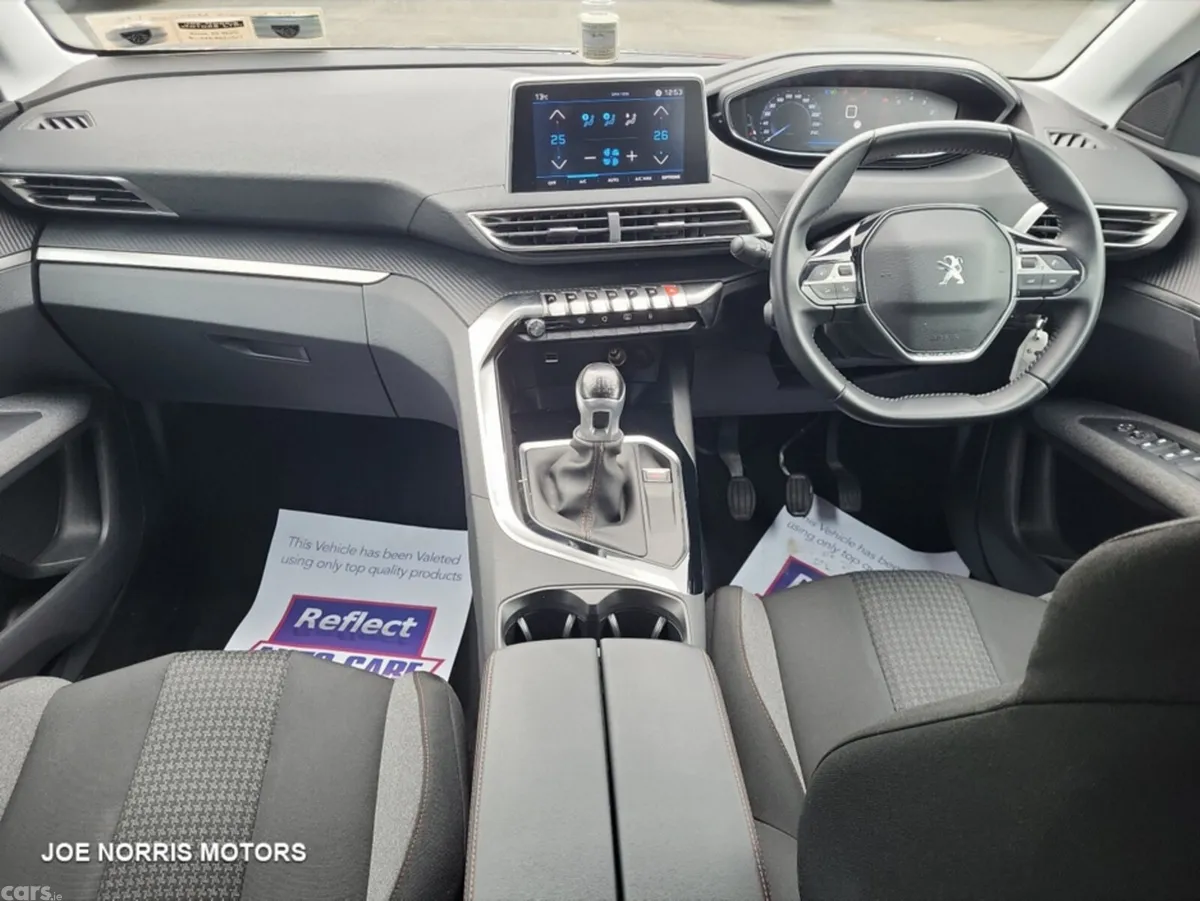 Peugeot 3008 MPV, Petrol, 2021, Grey