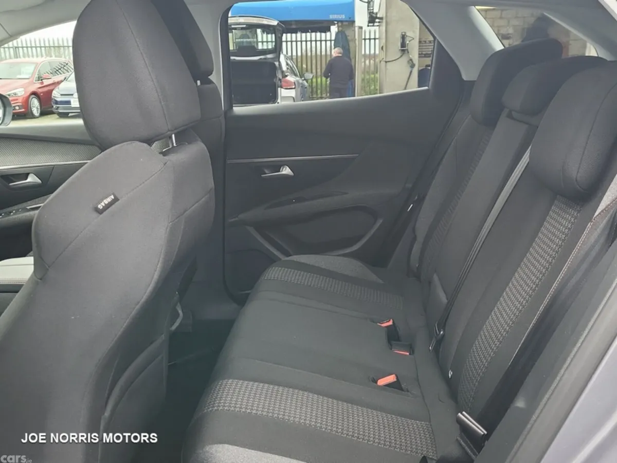 Peugeot 3008 MPV, Petrol, 2021, Grey