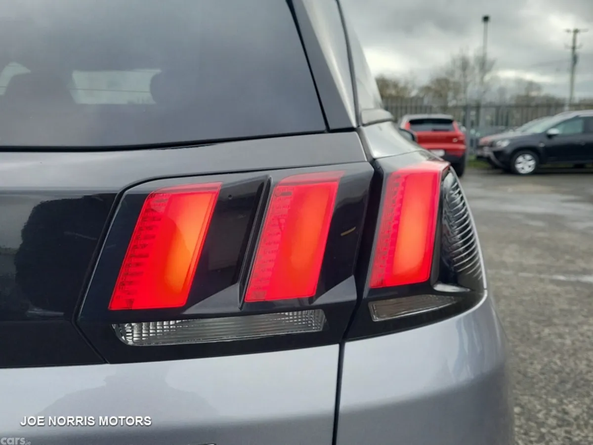 Peugeot 3008 MPV, Petrol, 2021, Grey