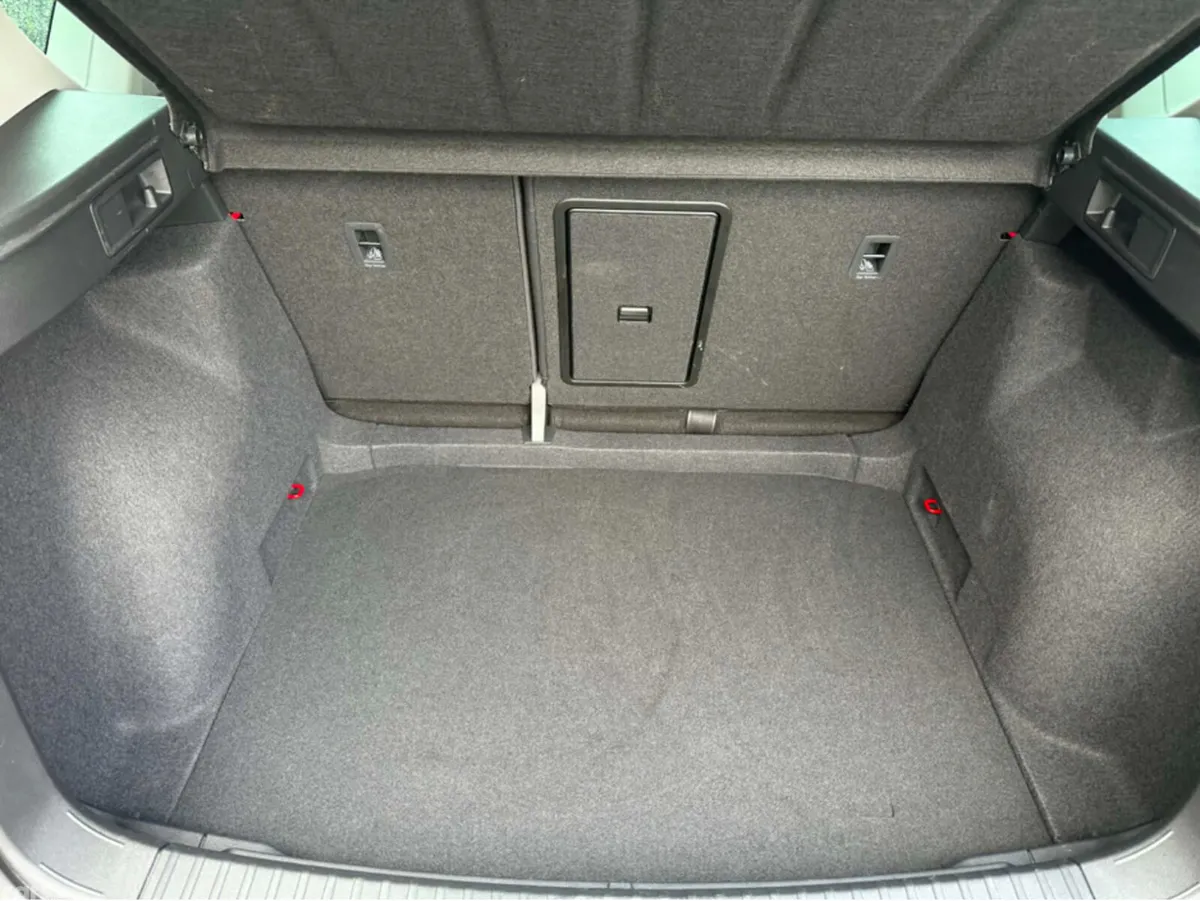 SEAT Ateca Estate, Petrol, 2023, Red