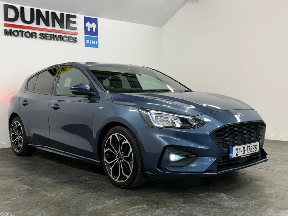Ford Focus Hatchback, Petrol Hybrid, 2021, Blue