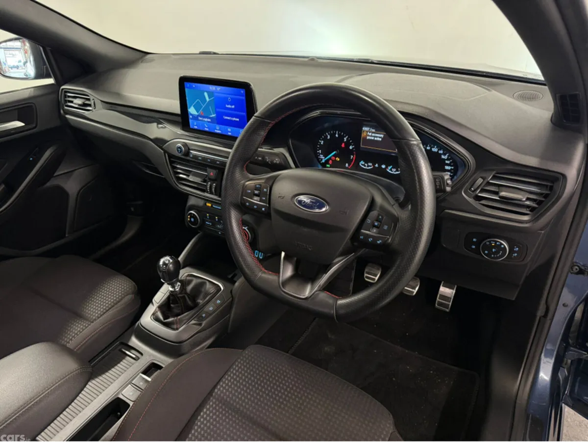 Ford Focus Hatchback, Petrol Hybrid, 2021, Blue