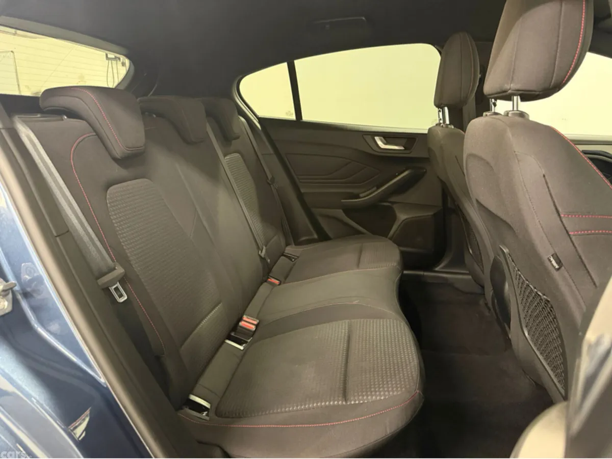 Ford Focus Hatchback, Petrol Hybrid, 2021, Blue