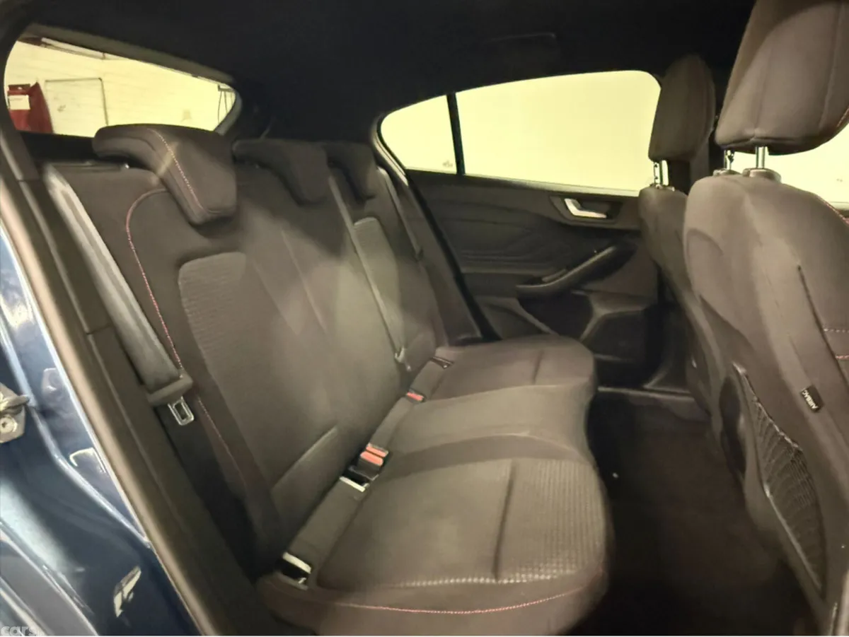Ford Focus Hatchback, Petrol Hybrid, 2021, Blue