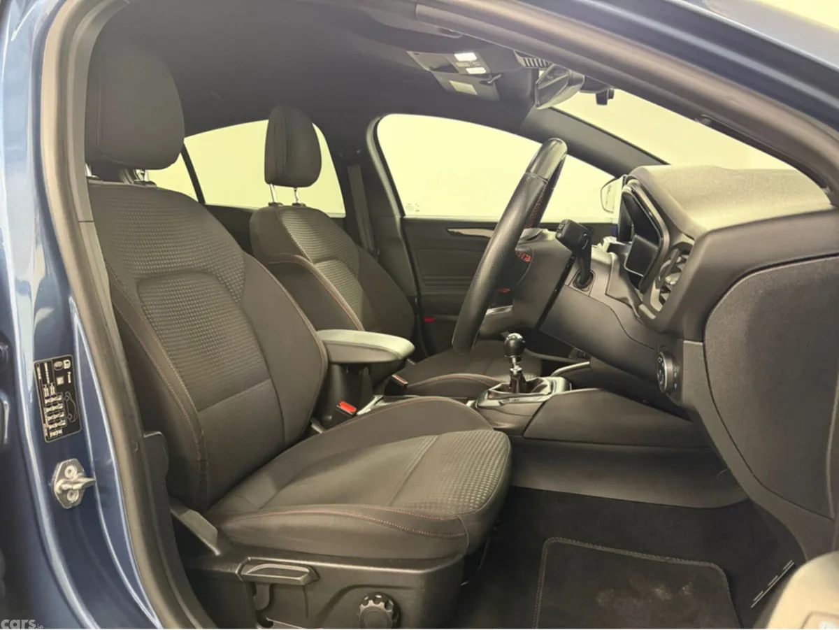 Ford Focus Hatchback, Petrol Hybrid, 2021, Blue