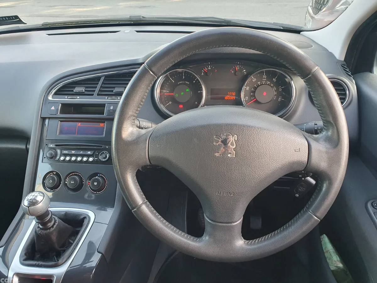 Peugeot 5008 MPV, Diesel, 2013, Black