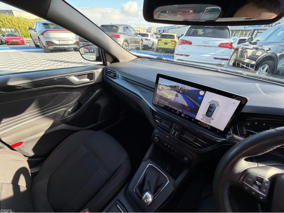 Ford Focus Hatchback, Petrol, 2023, Blue