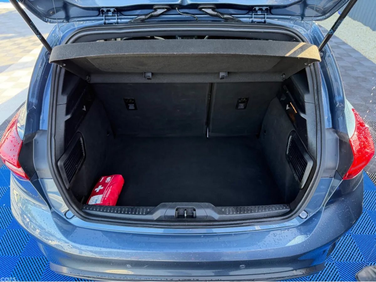 Ford Focus Hatchback, Petrol, 2023, Blue