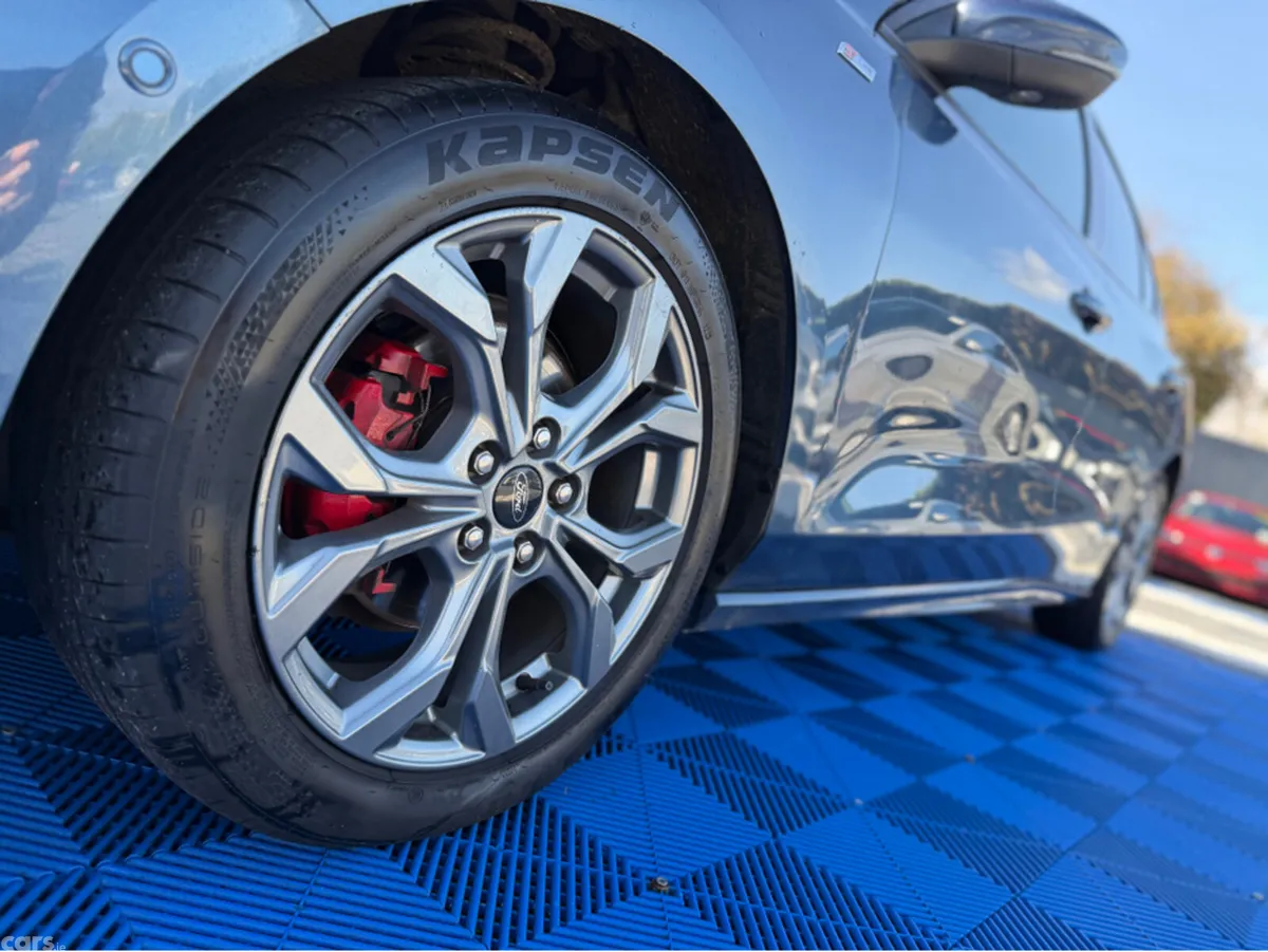 Ford Focus Hatchback, Petrol, 2023, Blue