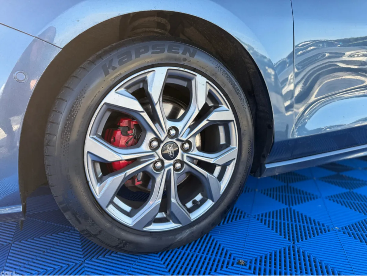 Ford Focus Hatchback, Petrol, 2023, Blue
