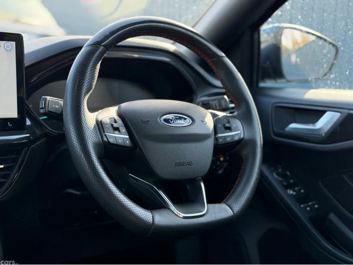 Ford Focus Hatchback, Petrol, 2023, Blue