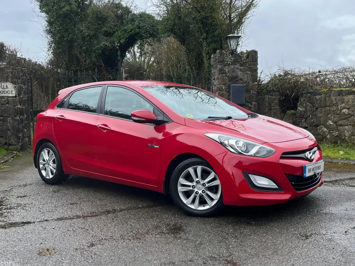 Hyundai i30 Hatchback, Diesel, 2014, Red