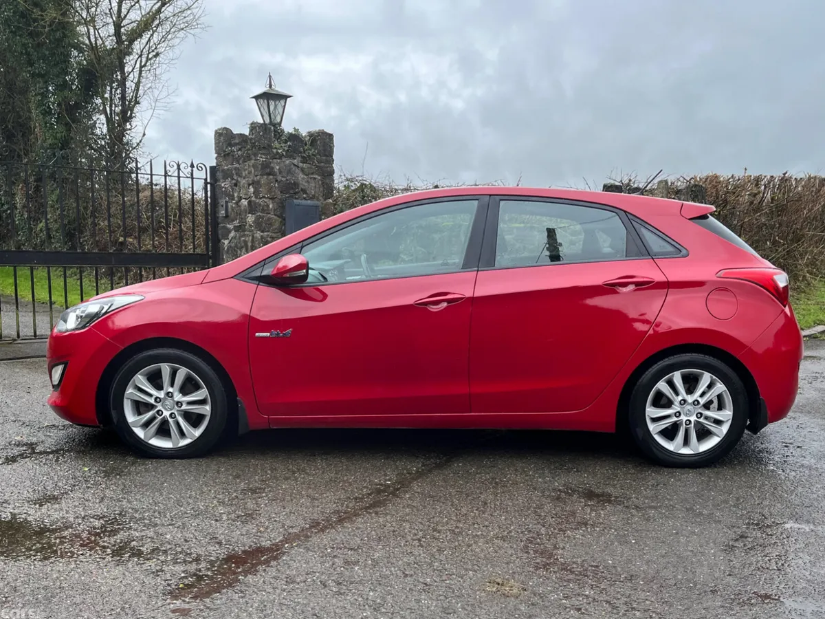 Hyundai i30 Hatchback, Diesel, 2014, Red