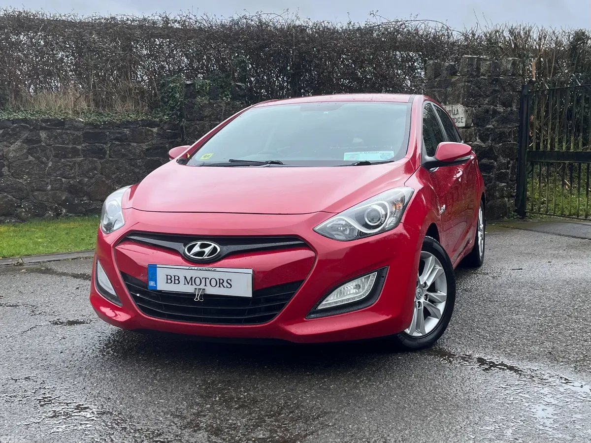 Hyundai i30 Hatchback, Diesel, 2014, Red