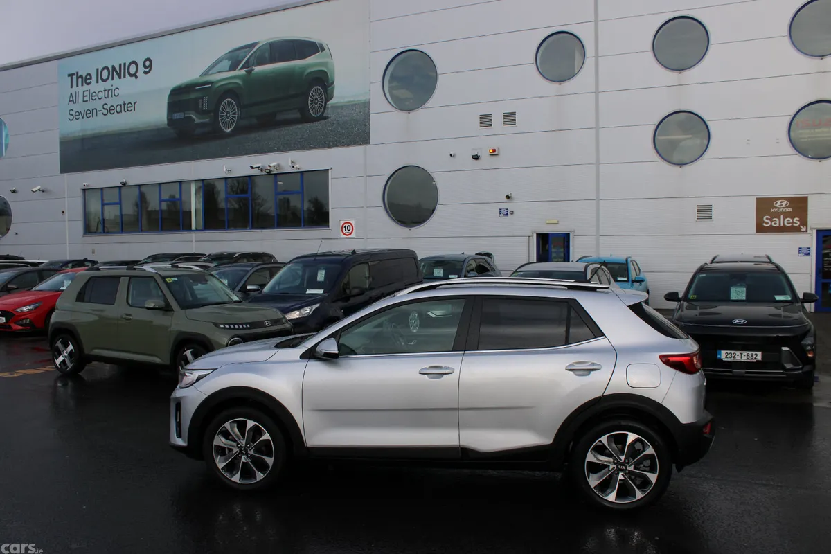 Kia Stonic Estate/Jeep, Petrol, 2019, Grey