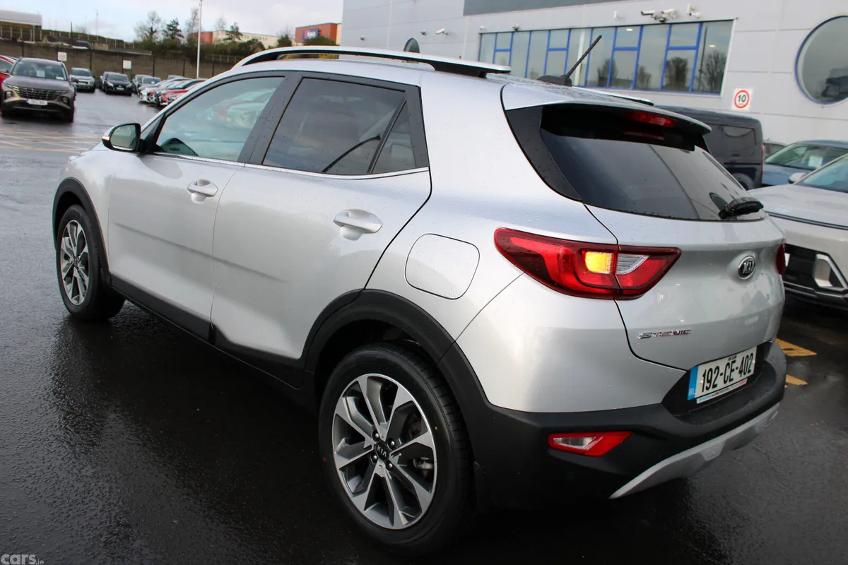 Kia Stonic Estate/Jeep, Petrol, 2019, Grey