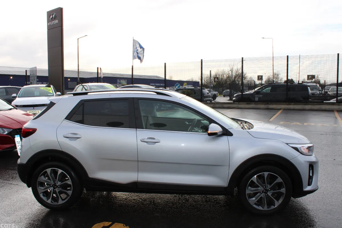 Kia Stonic Estate/Jeep, Petrol, 2019, Grey